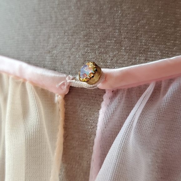 SOLD Vanity FairVintage Rainbow Nylon Peignoir Set - Picture 6 of 8